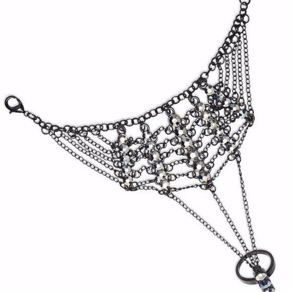 𝅺MATERIAL Girl Webbed Hand Jewelry Black Rhinestone Bracelet Ring - Picture 1 of 1